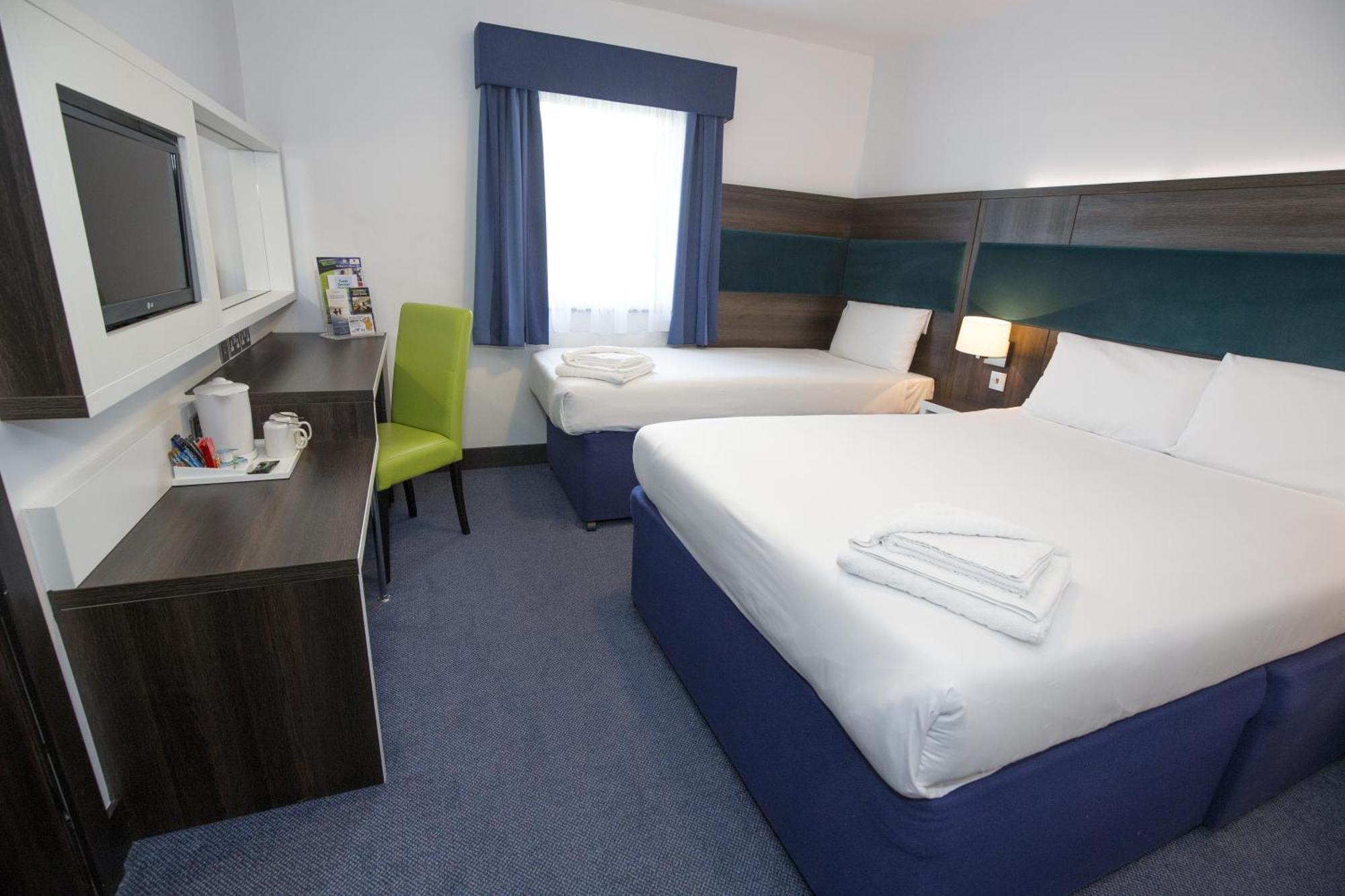 Ramada By Wyndham Cobham Hotel Cobham  Kamer foto